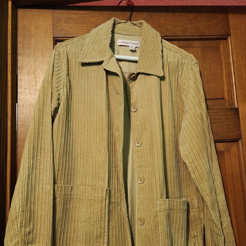 Cambridge Country Soft Beige Corduroy Button-Down Jacket with Pockets